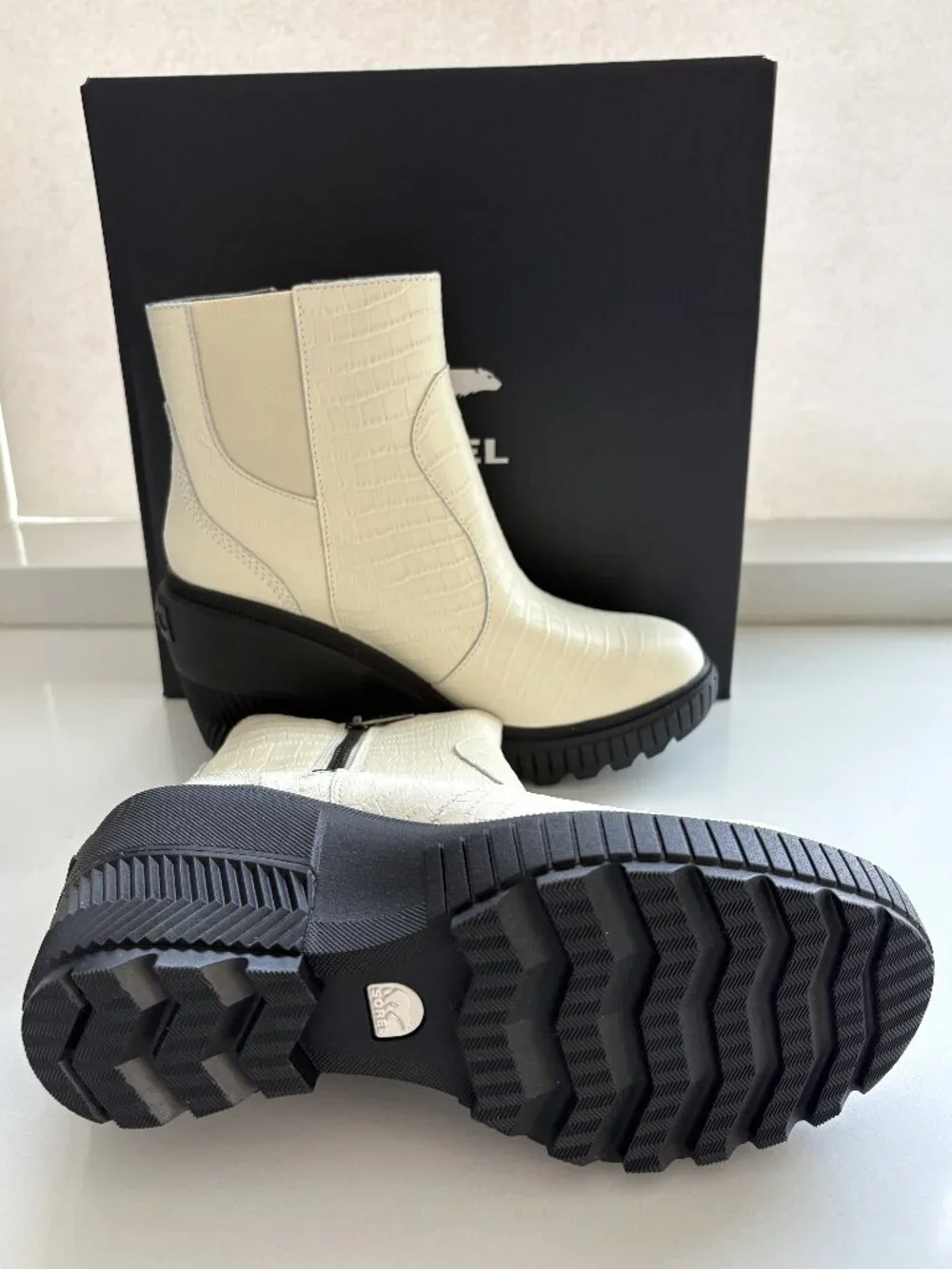Sorel ONA Ave Zip Wedge Boots Leather Booties Chalk & Black Size 8.5 NEW